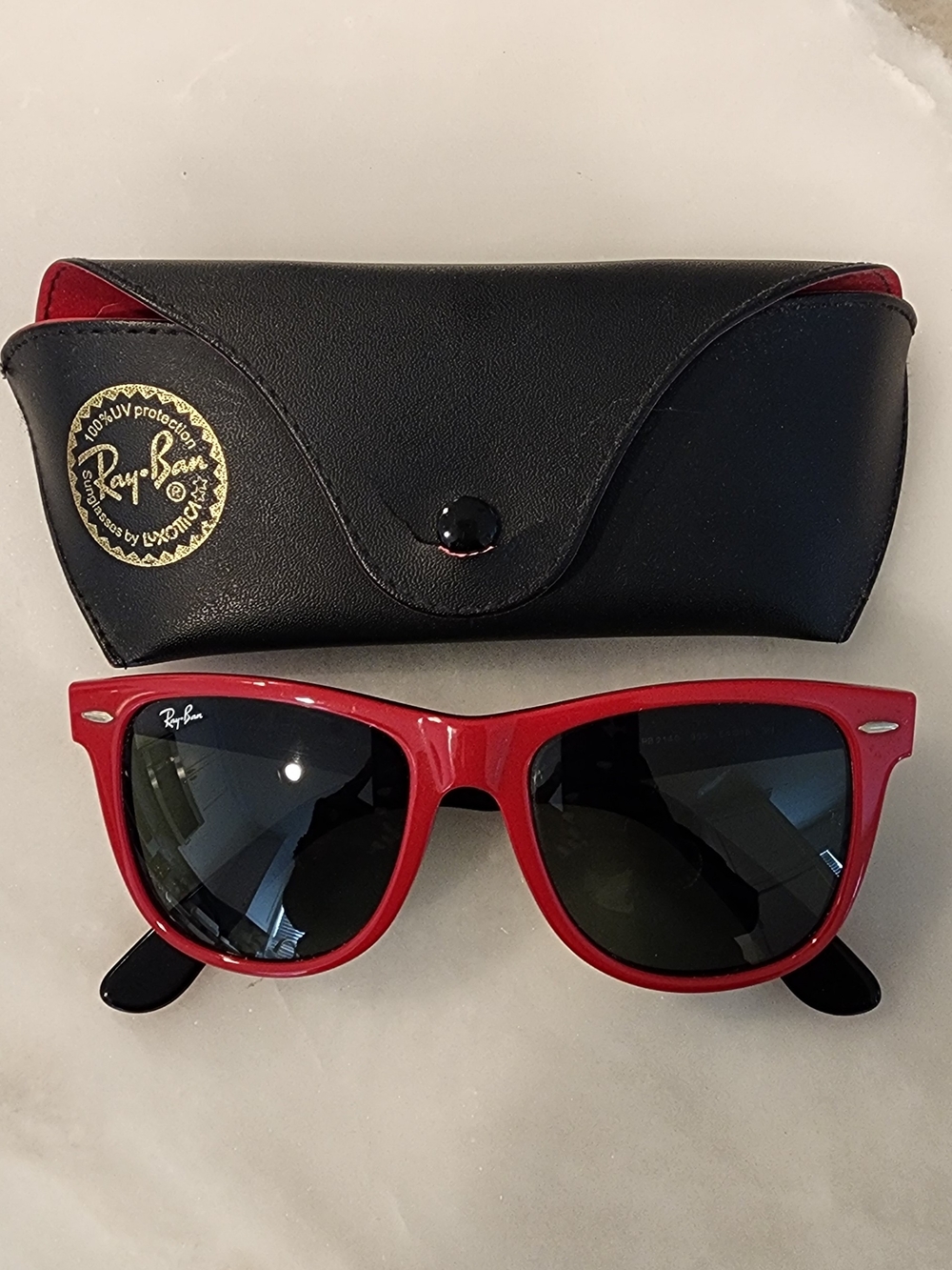 Ray-Ban Men's Red Wayfarer Sunglasses with Black Case